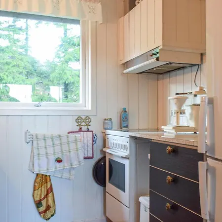 度假居 3 Bedroom Lovely In Helvik *