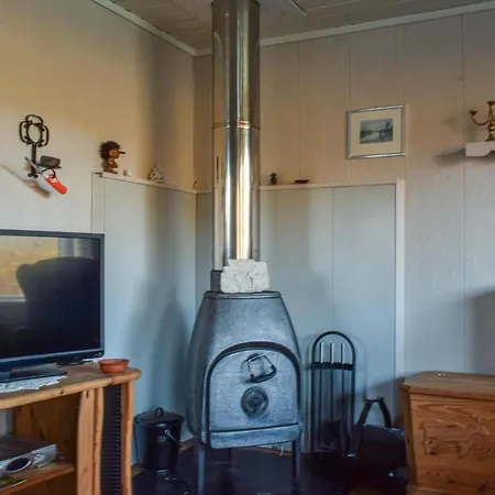 3 Bedroom Lovely In Helvik Egersund